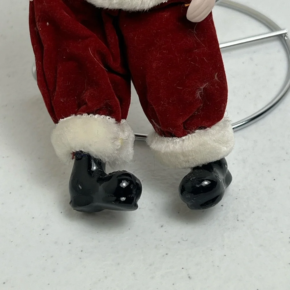 Vintage 1986 Enesco Santa Christmas Ornament Porcelain Face Hands Taiwan - Picture 5 of 12